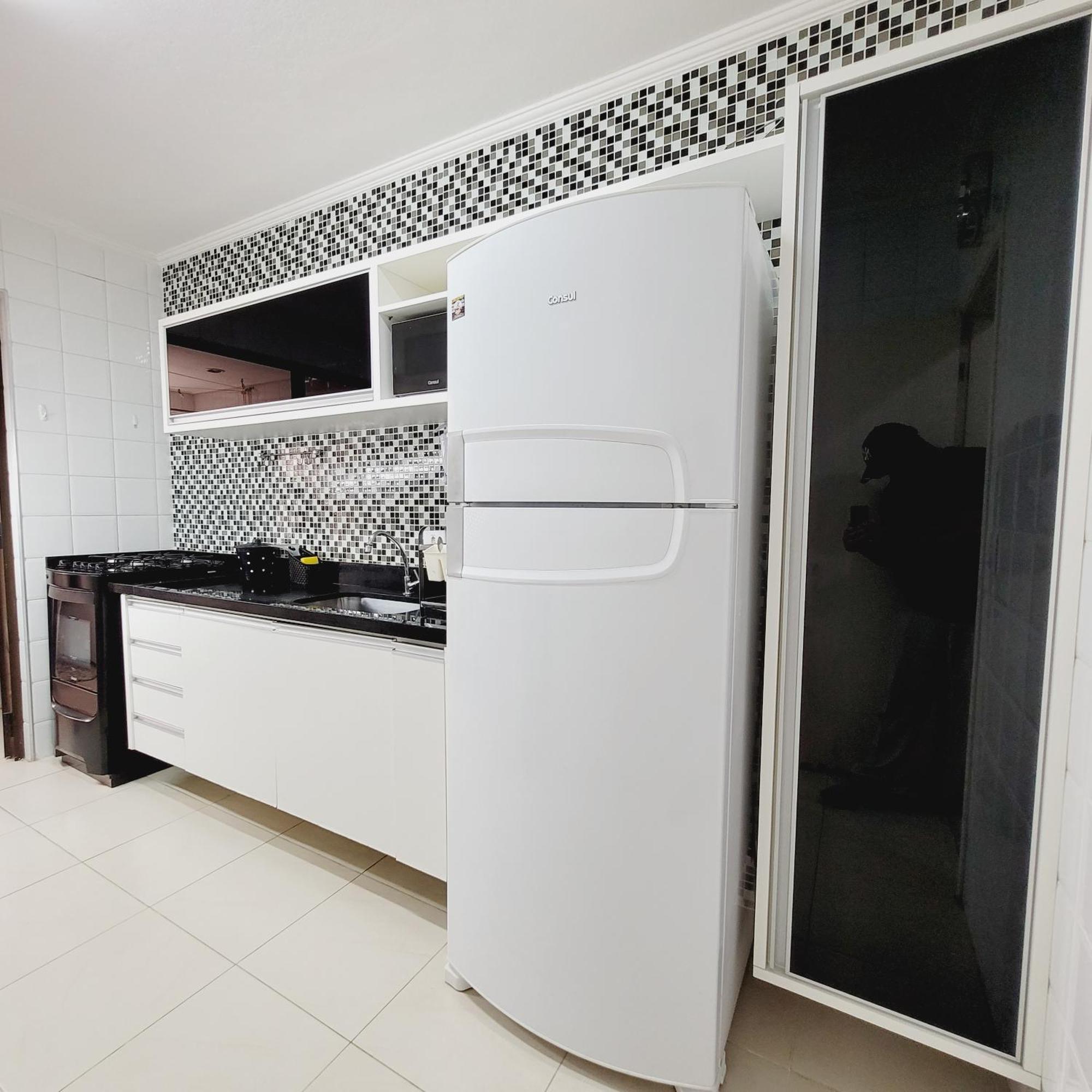 Apartment Paraiso No Enseada - Piscina - Ar Condicionado - Wifi - Garagem